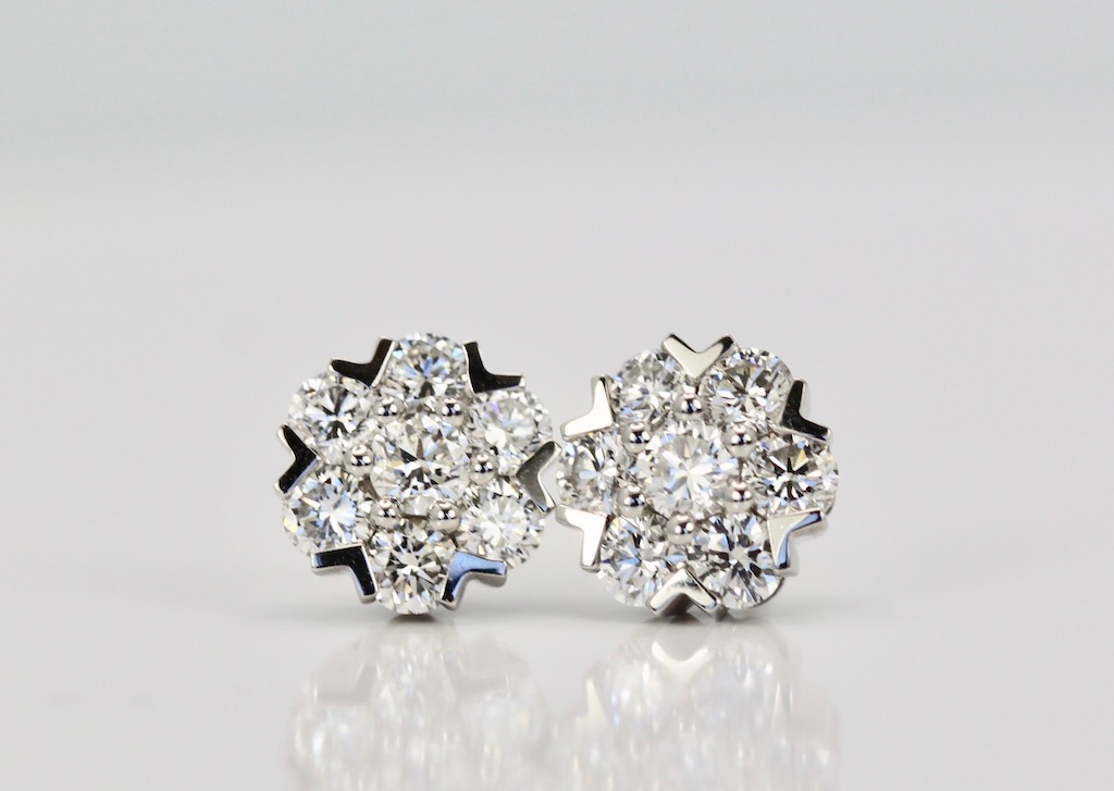 van cleef and arpels diamond earrings