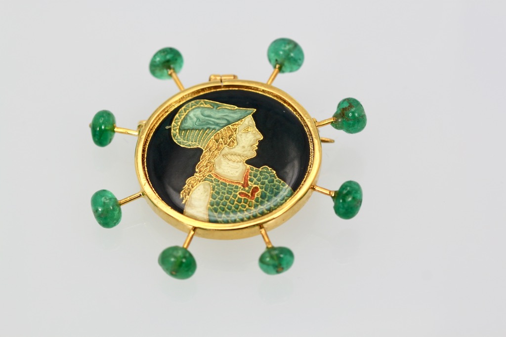 Renaissance Brooch with Emerald accents in 18K Yellow Gold – angle