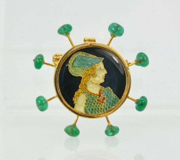 Renaissance Brooch with Emerald accents in 18K Yellow Gold - close up
