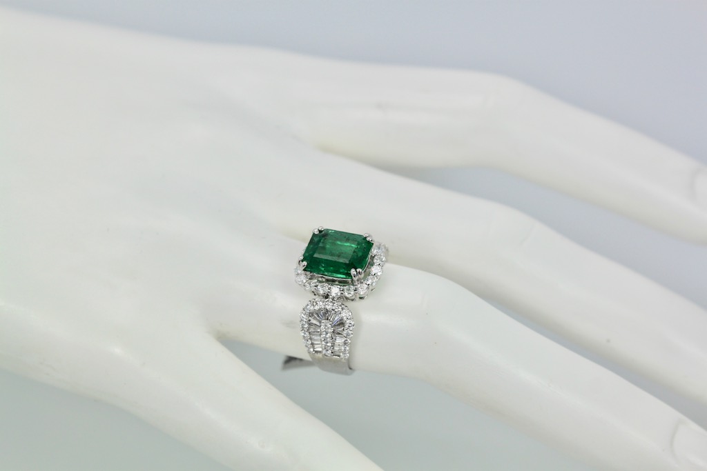 Emerald Diamond Ring 18K – model 2