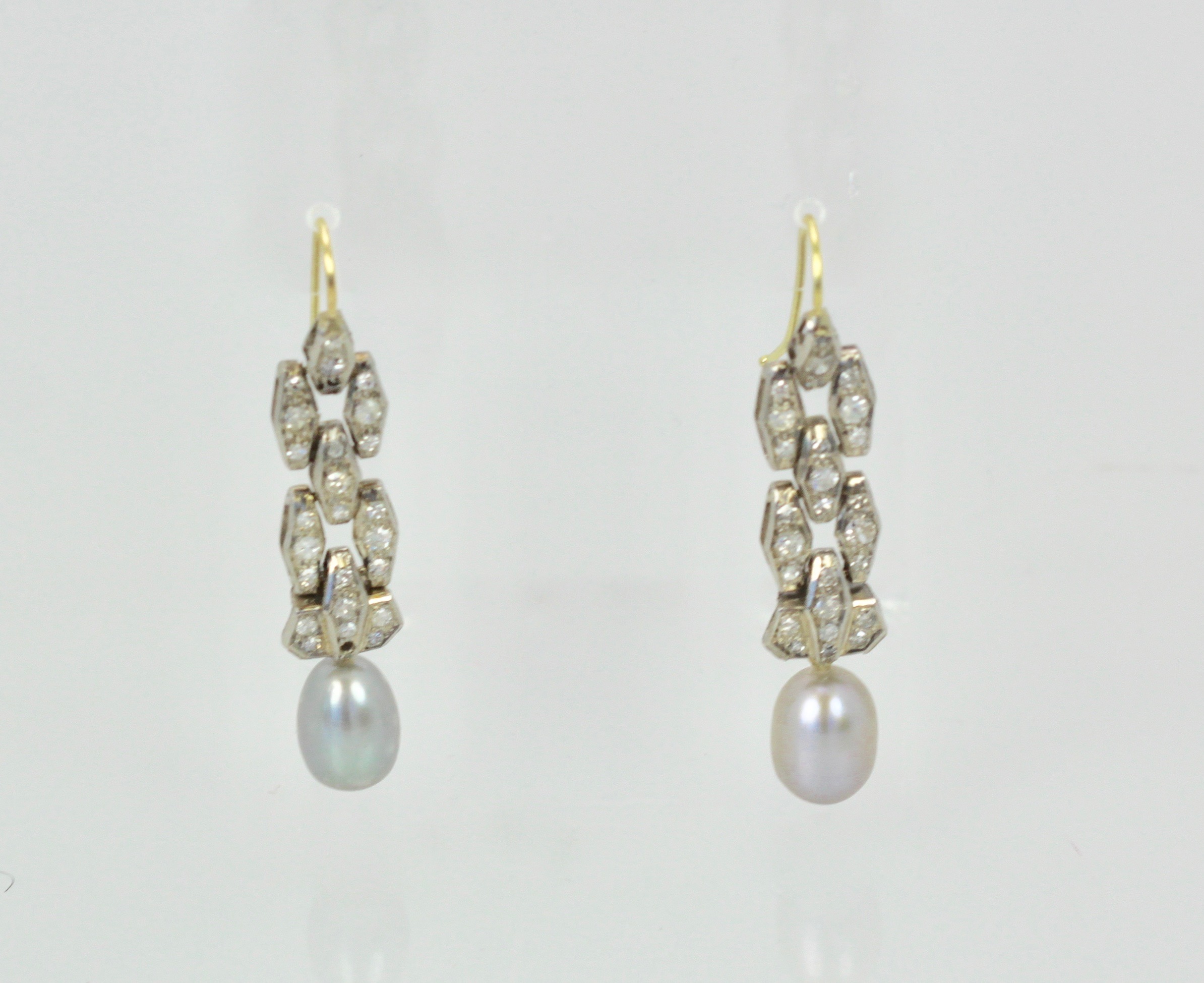 Deco Diamond Pearl Drop Earrings Platinum – set