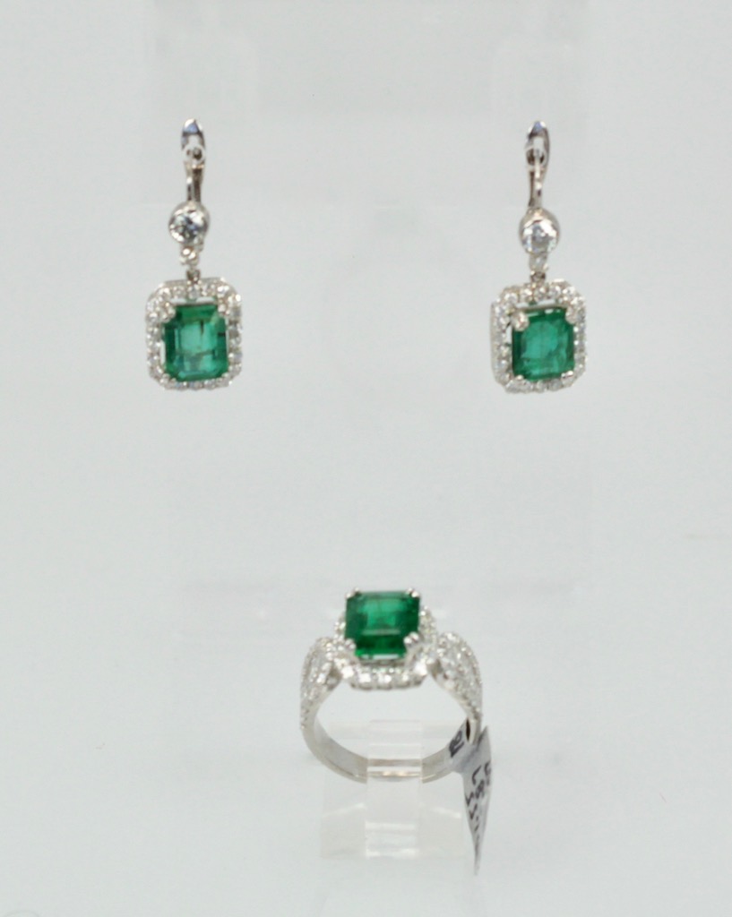 Emerald Diamond Ring 18K and matching earrings