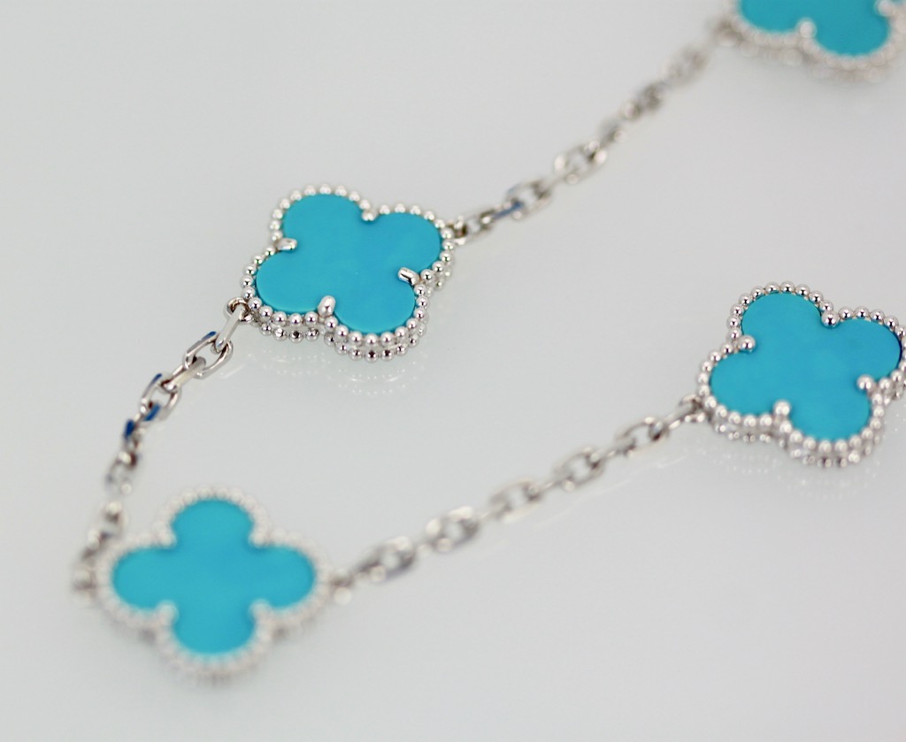 Van Cleef & Arpels Turquoise 20 motif Alhambra Necklace white Gold – detail