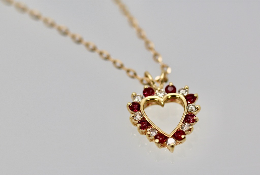 Ruby Diamond Open Heart Pendant on Yellow Gold Chain – detail 2