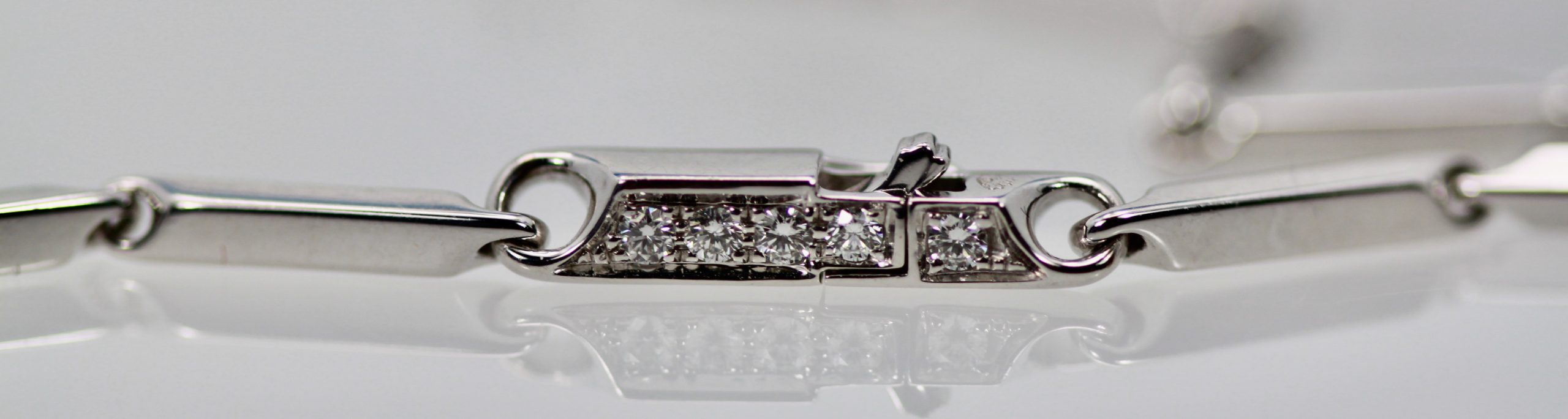Cartier Diamond Onyx Emerald Necklace – clasp