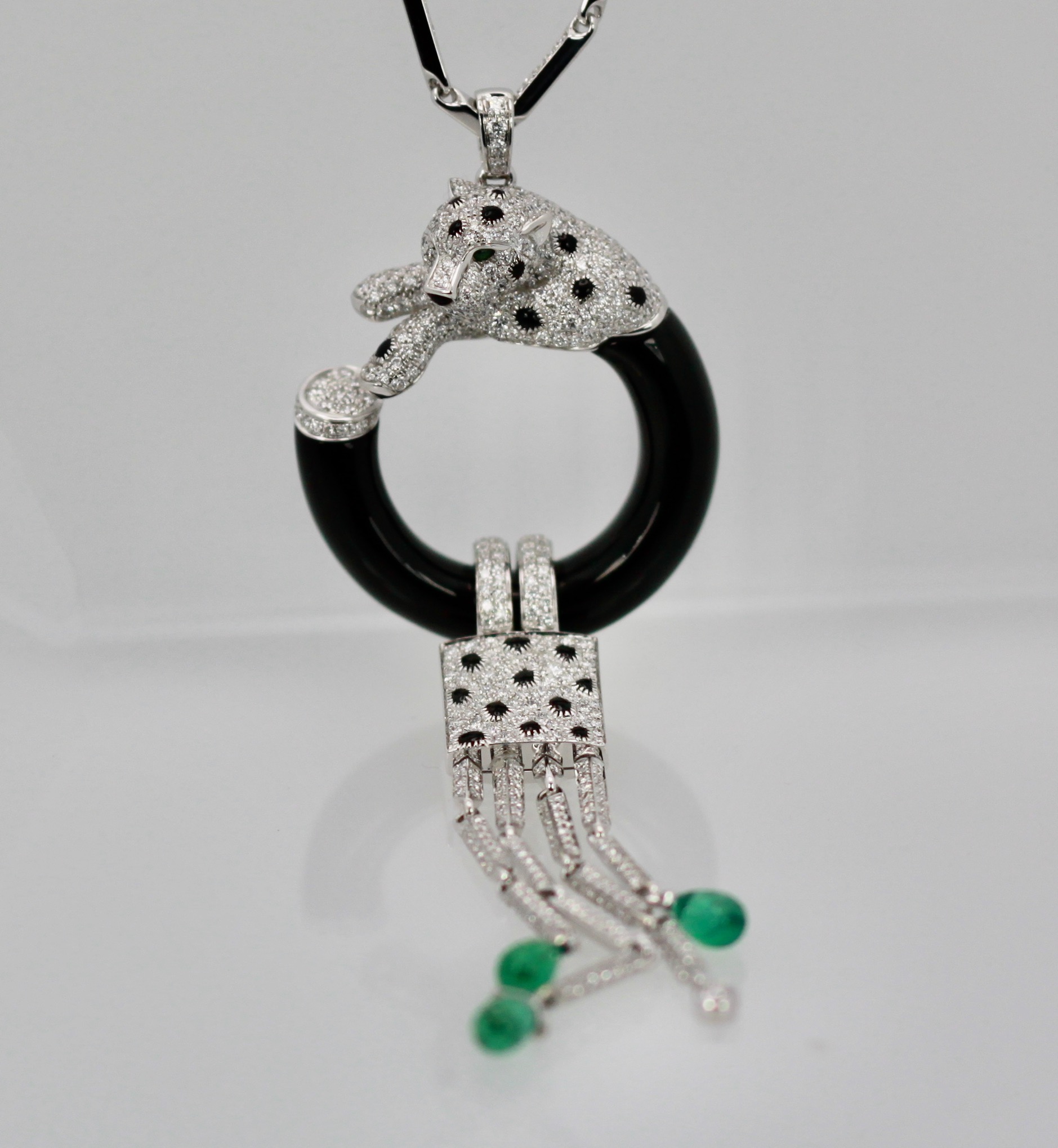 Cartier Diamond Onyx Emerald Necklace  – onyx detail
