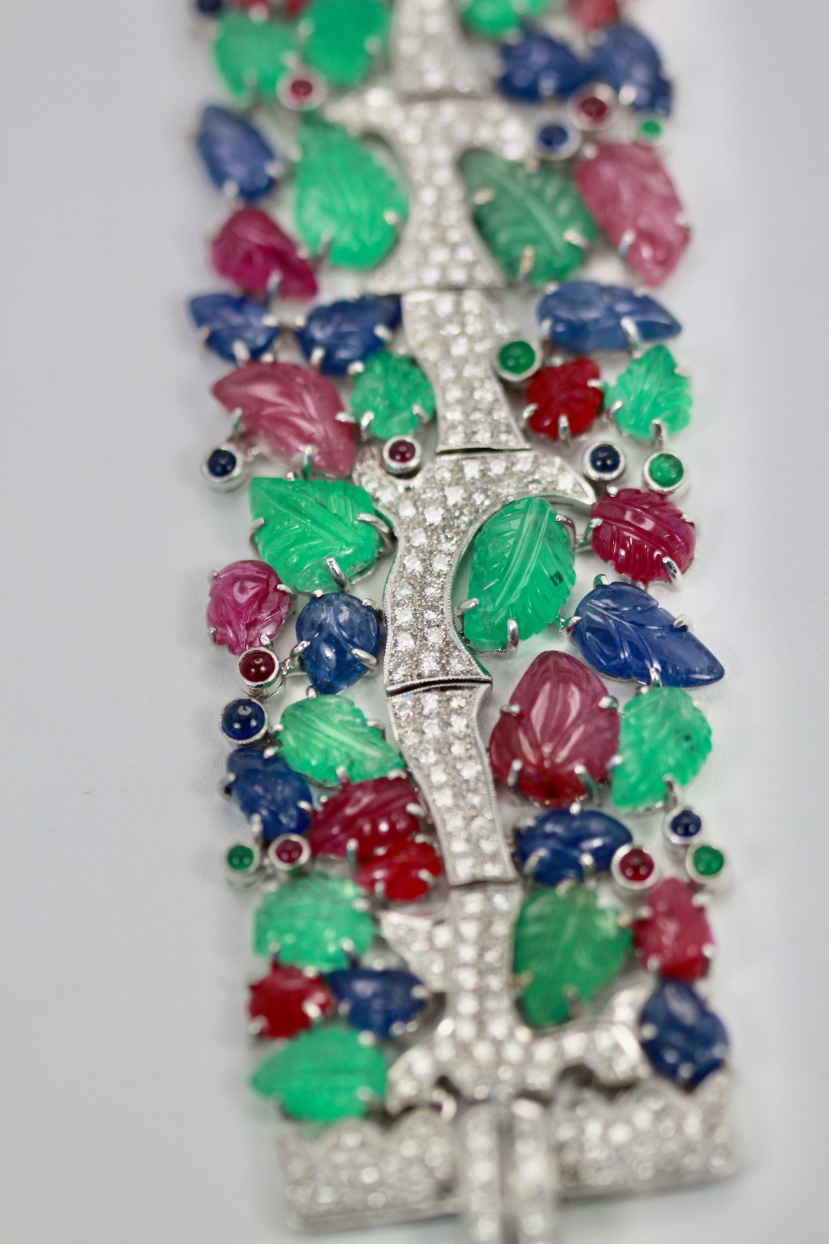 Tutti Frutti Carved Stones Diamond Bracelet – detail 3