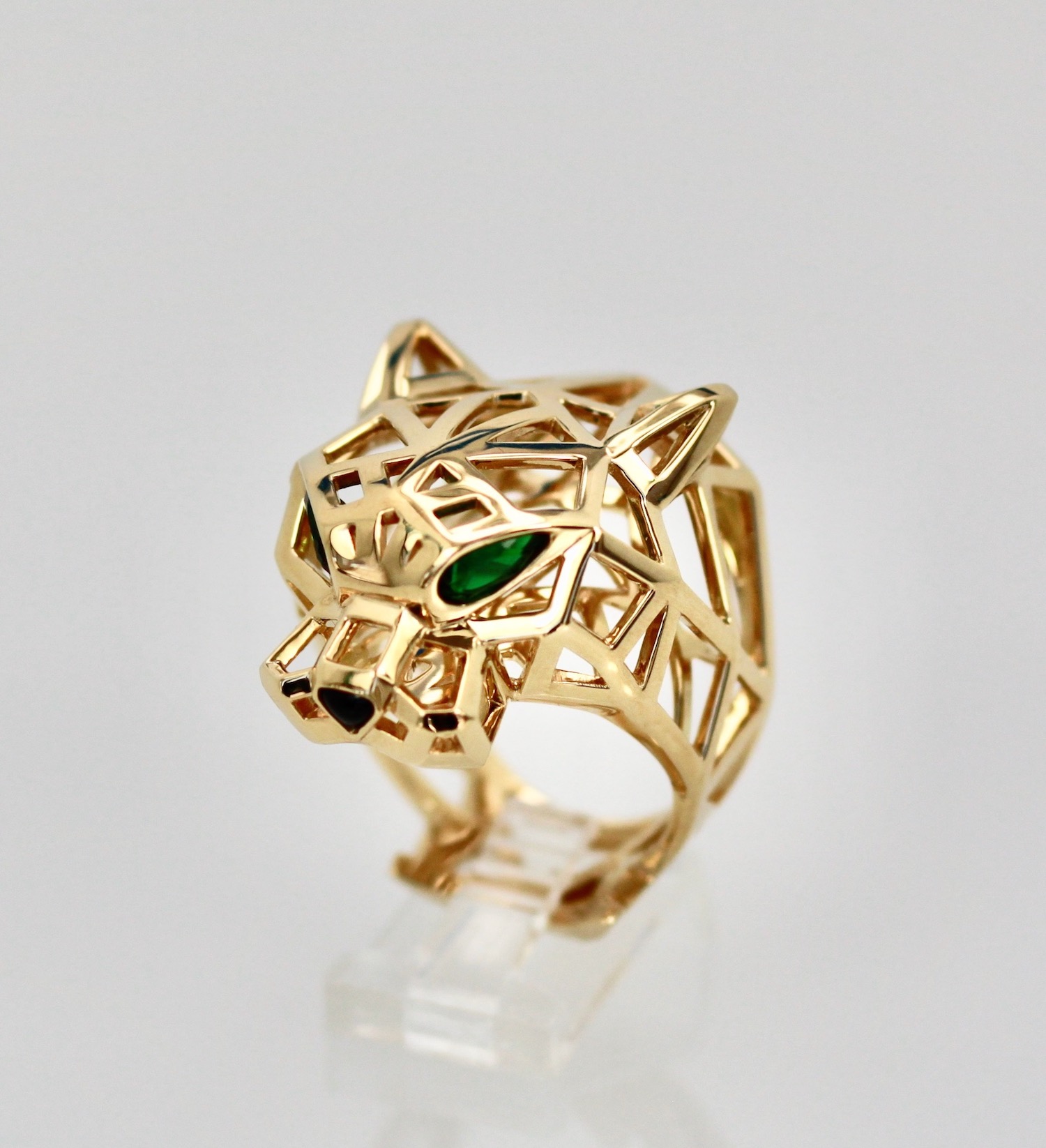 Cartier Gold Open Panthere Ring – angle