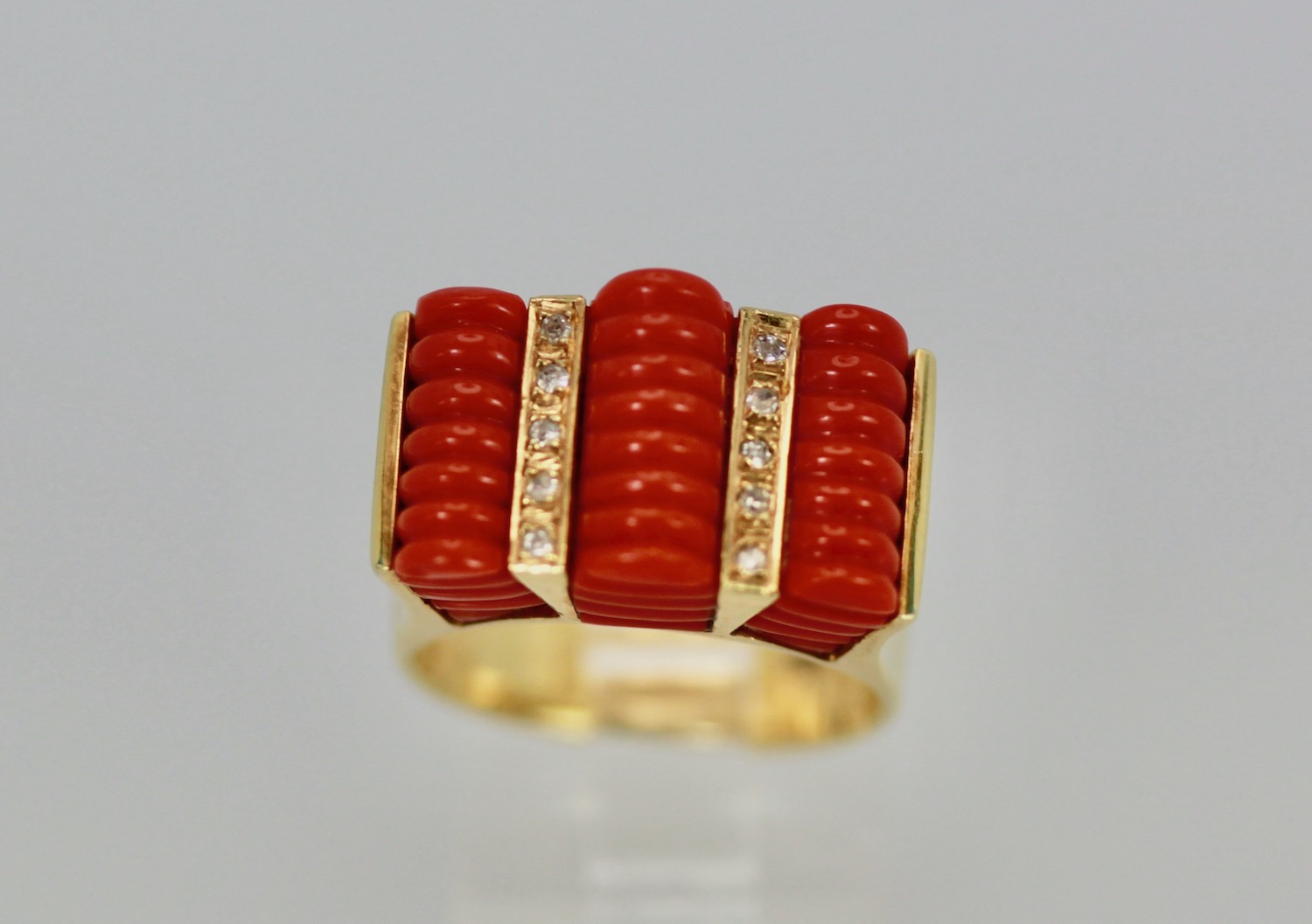 Fluted Coral Diamond Ring 14K Gold – closeup 2