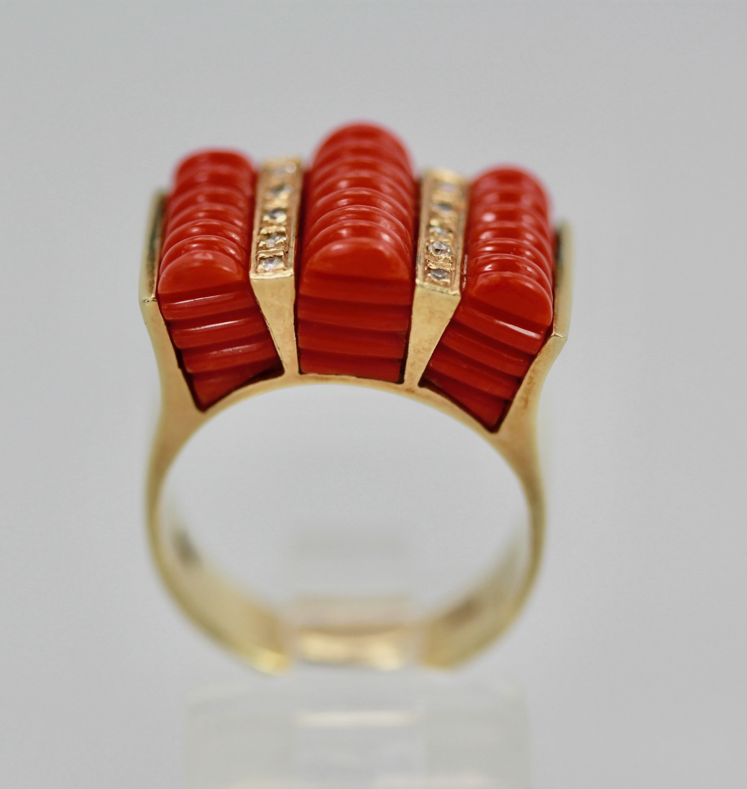 Fluted Coral Diamond Ring 14K Gold – bottom detail
