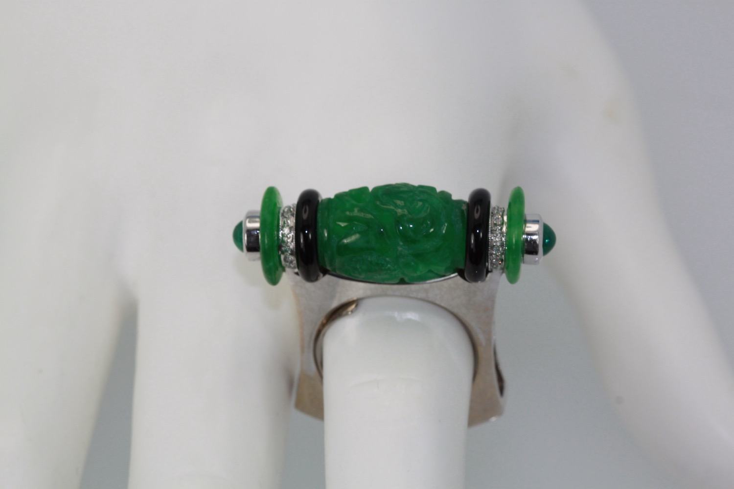 Carved Jade Onyx Cabochon Emerald Ring – top view