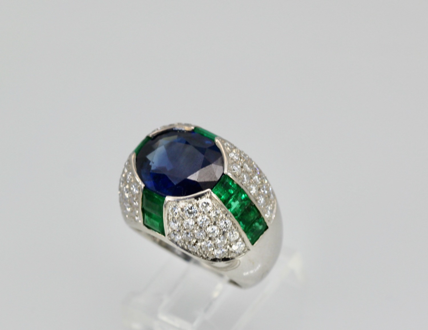 Bulgari Trombino Sapphire Emerald Diamond Ring – angle