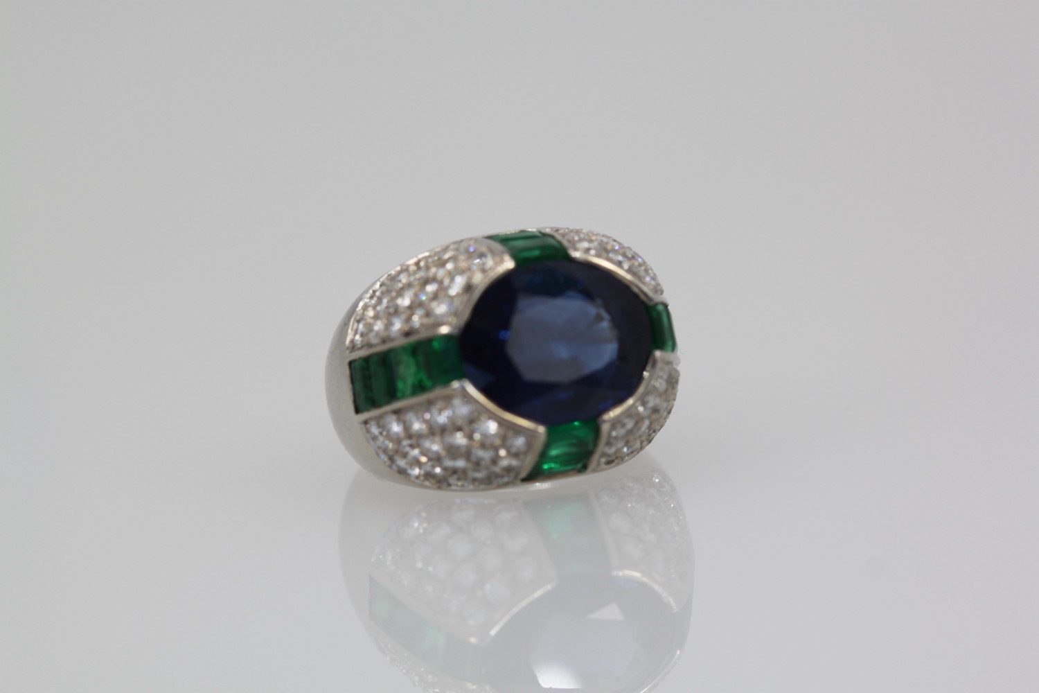 Bulgari Trombino Sapphire Emerald Diamond Ring – angle 3
