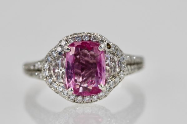 Pink Sapphire diamond ring - detail