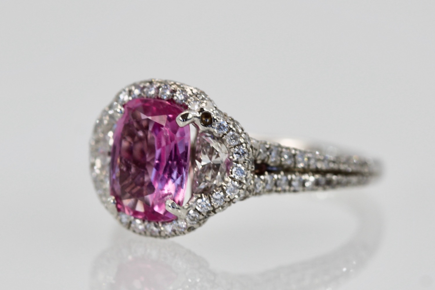 Pink Sapphire diamond ring – close up