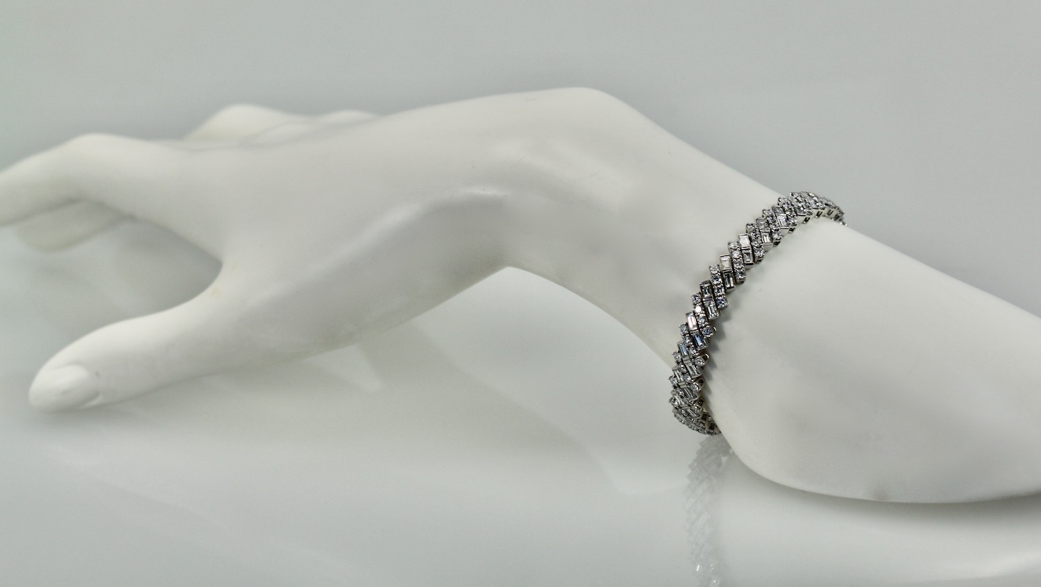 Reflection de cartier discount diamond bracelet