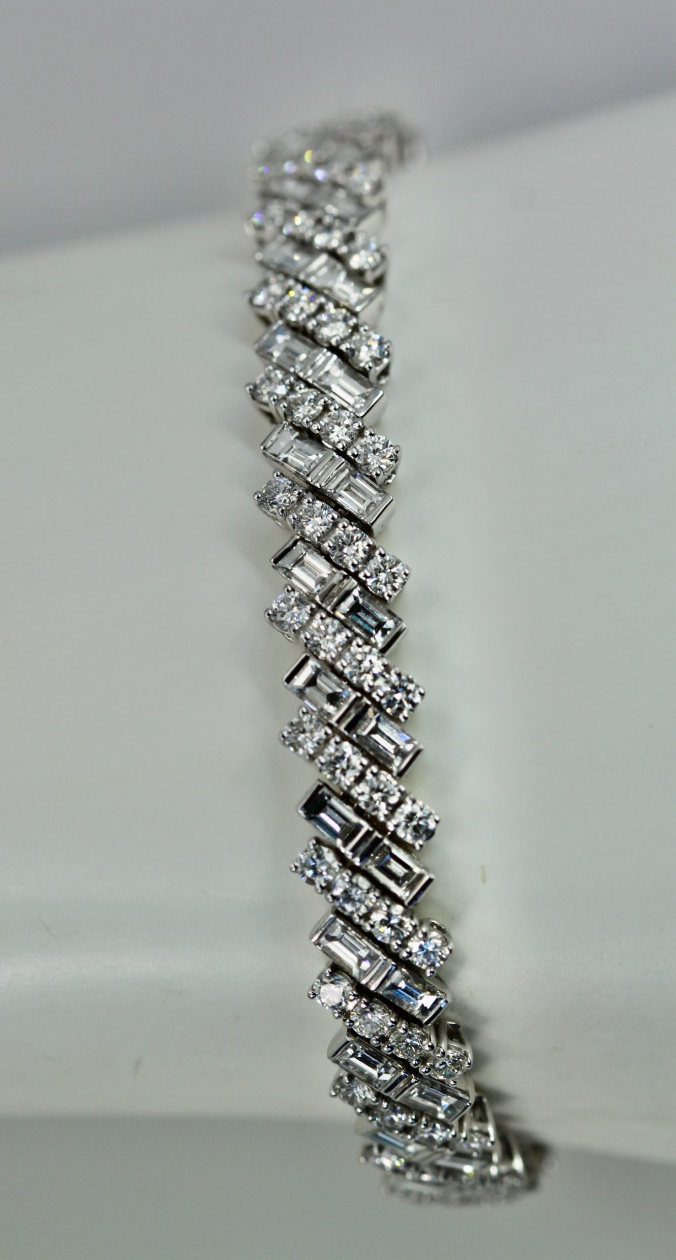 Reflection de Cartier Diamond High Jewelry Bracelet – detail