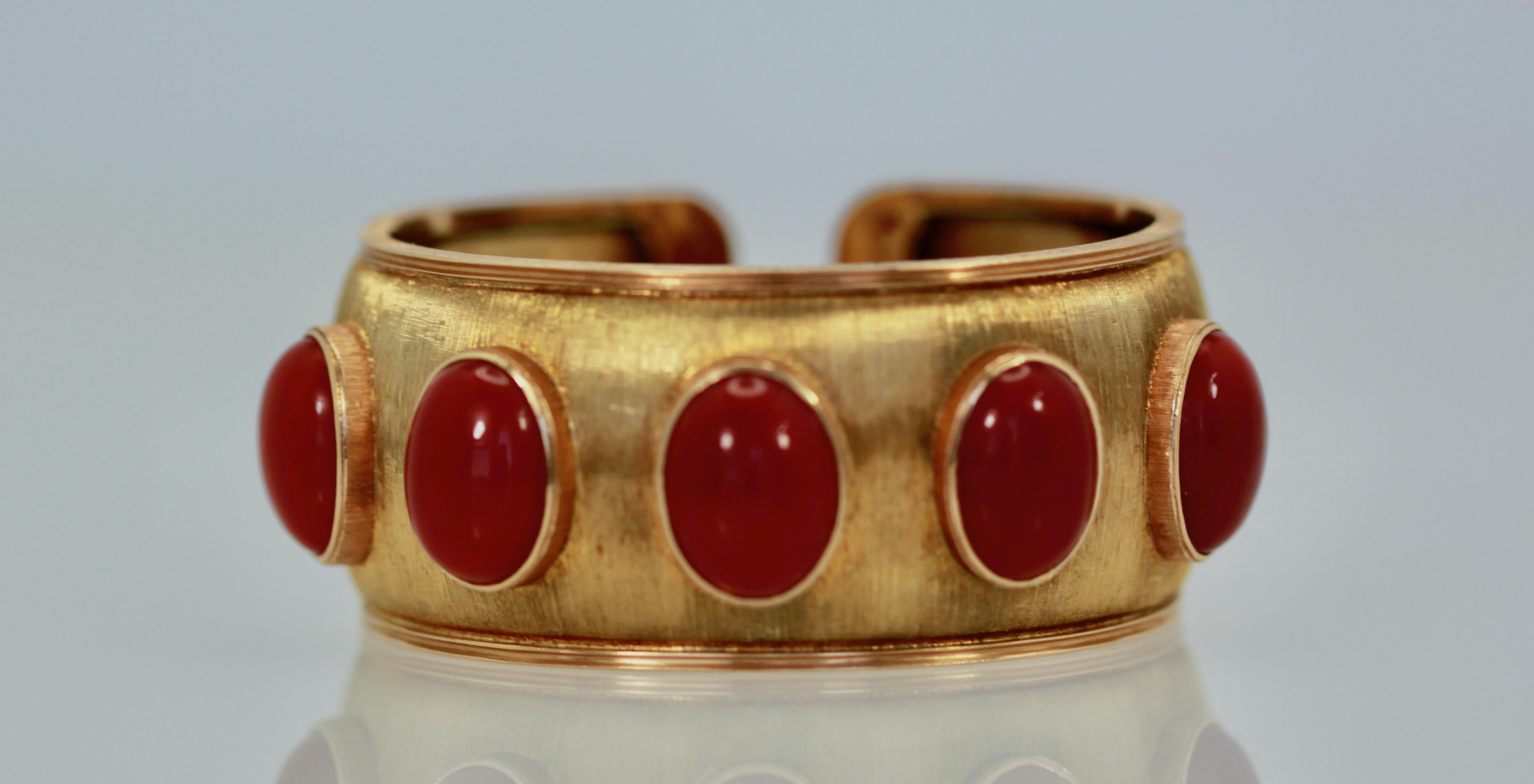 Buccellati Yellow Gold Wide Coral Bracelet 18K