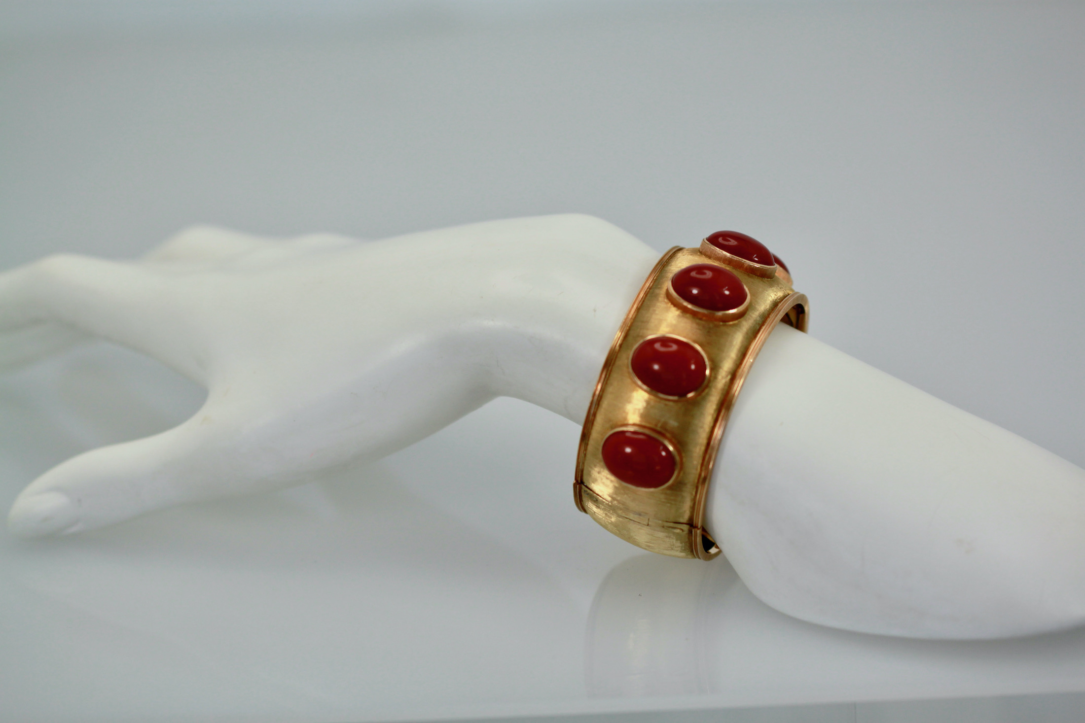 Buccellati Yellow Gold Wide Coral Bracelet 18K