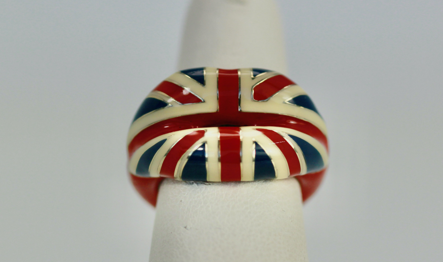 Solange Azagury Partridge “Hot Lips” Enamel Union Jack Ring