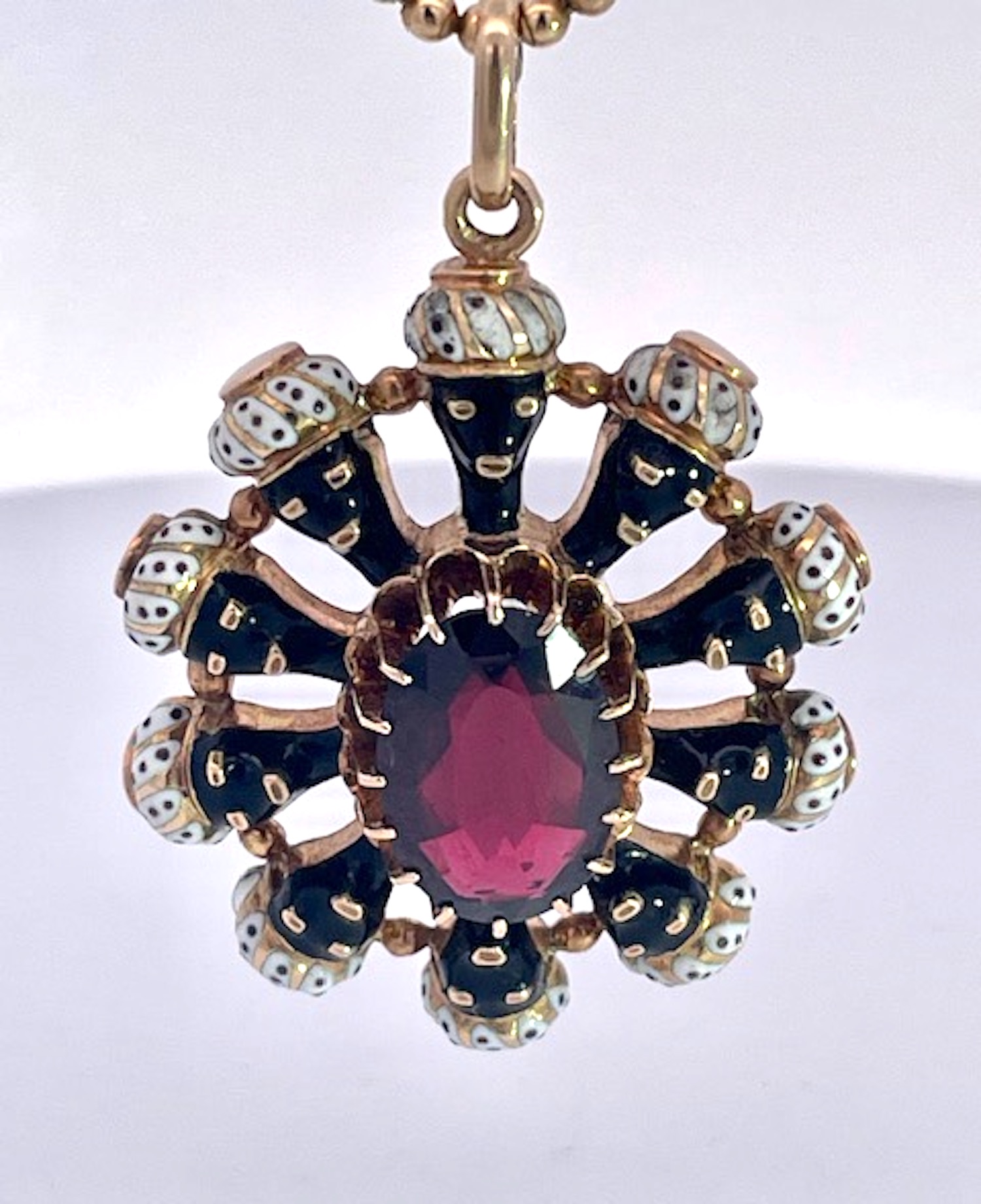Moretto Pendant Necklace set with matching Earrings